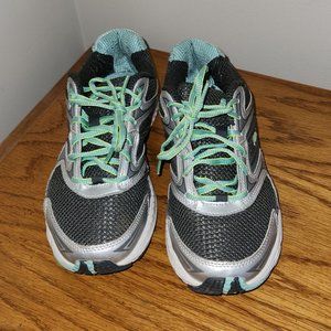 Women's FIla Running Shoes - Grey and Green Size 6